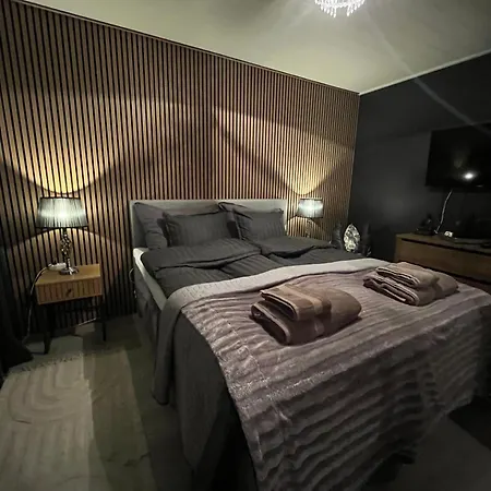 Northernlightroad Apartment
